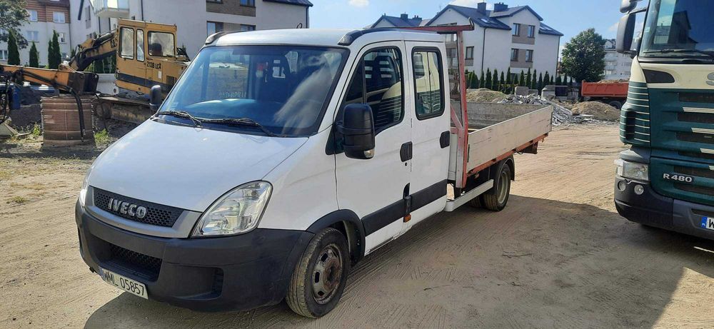 Samochód dostawczy IVECO 35C15 7-osobowy z paką 2011 r.