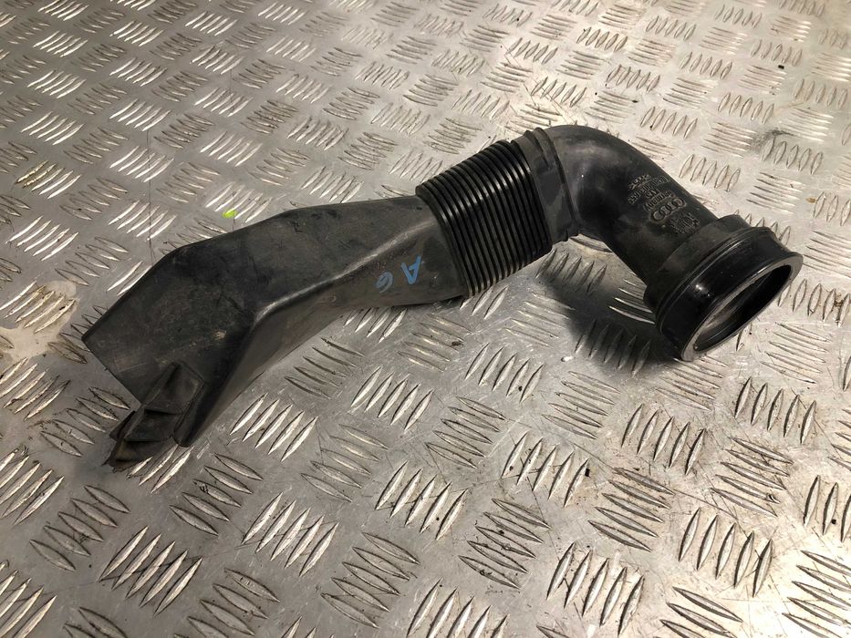 Rura przewód dolot filtra powietrza Audi A6 C5 2.4