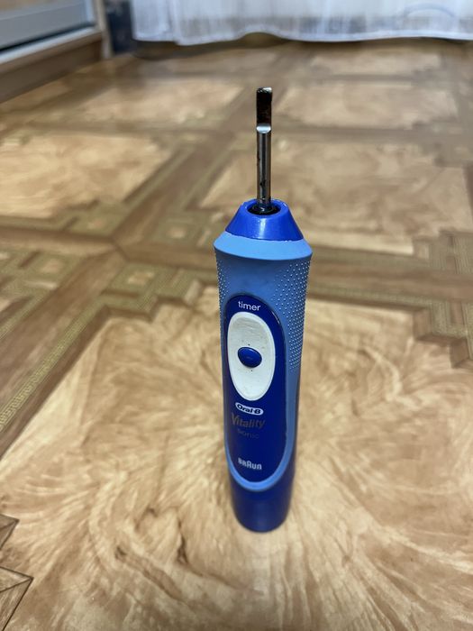 Oral-B Vitality Sonic Braun (погано тримає заряд)