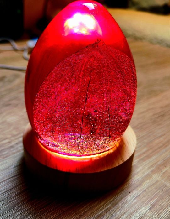 Lampka nocna z żywicy