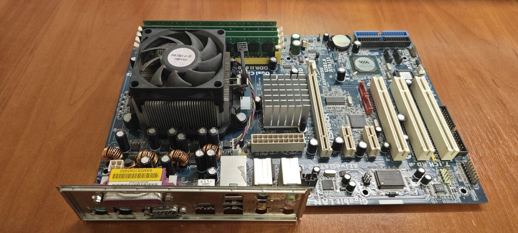 Комплект AM2 athlon x2 4GB ddr2