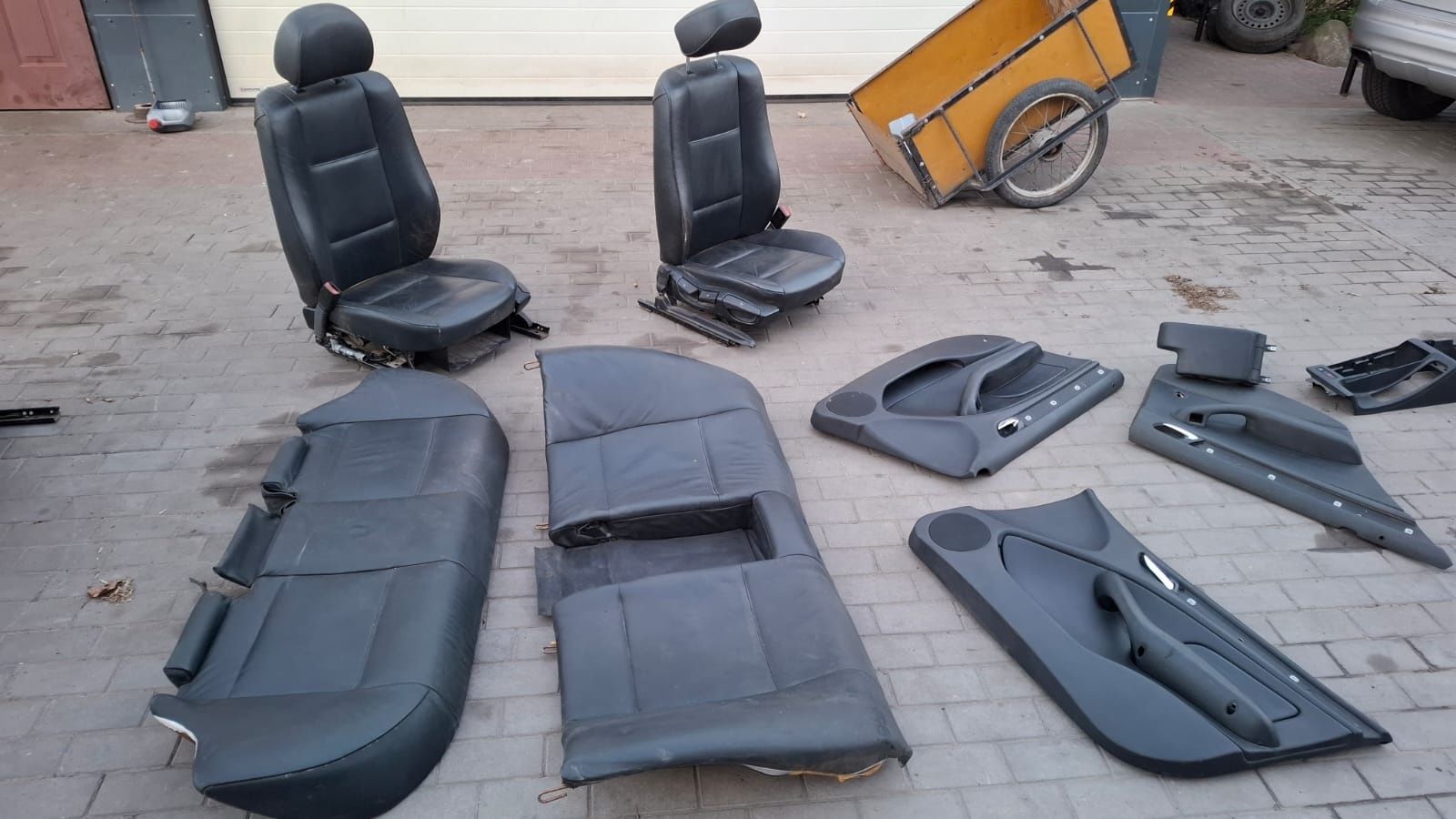 Fotele bmw e46 sedan wnętrze kanaoa boczki
