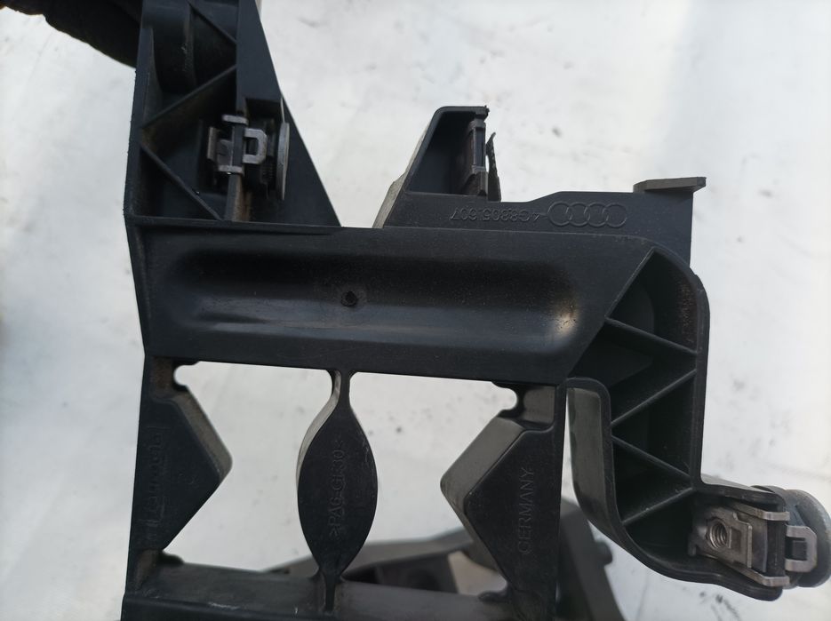Mocowanie lamp AUDI A6 C7 przed lift