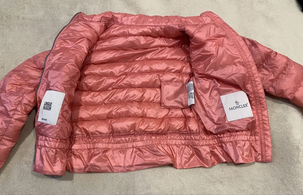 Moncler курточка на девочку 6 лет.