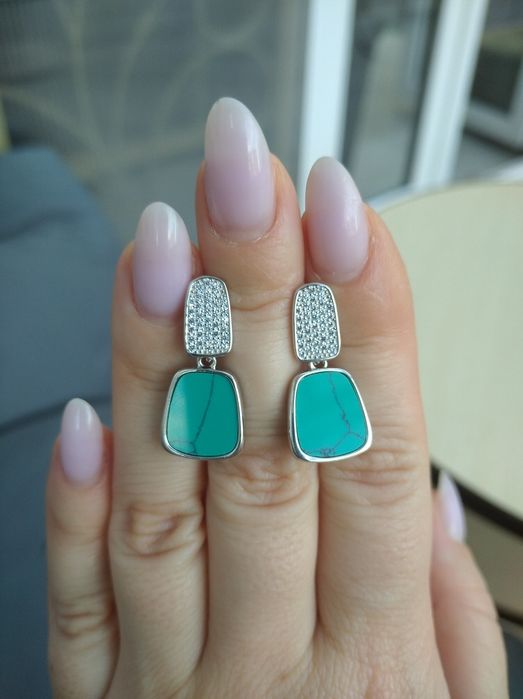 Сережки срібні з підвісками та натуральним каменем