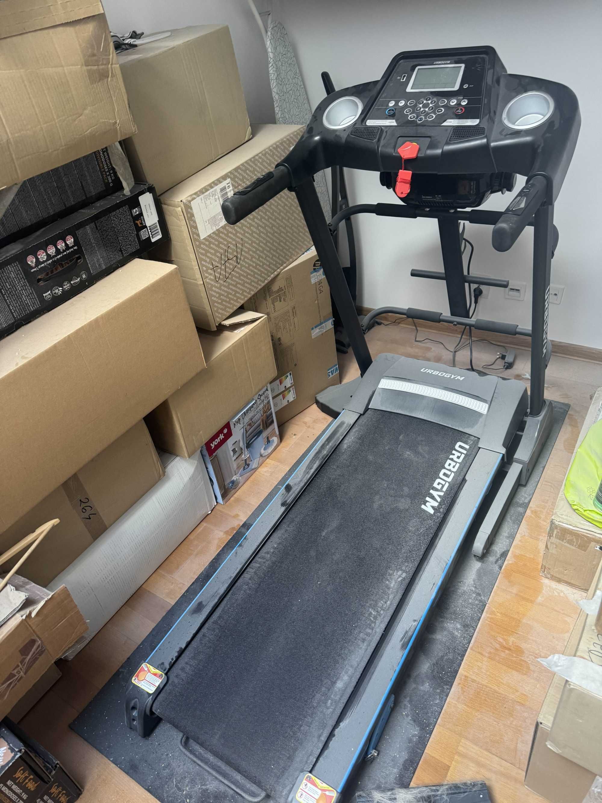 Bieżnia elektryczna V520M z masażerem