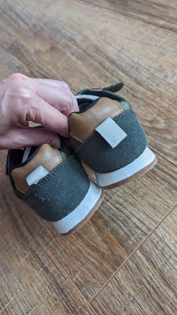 Кросівки Reserved 31 розмір