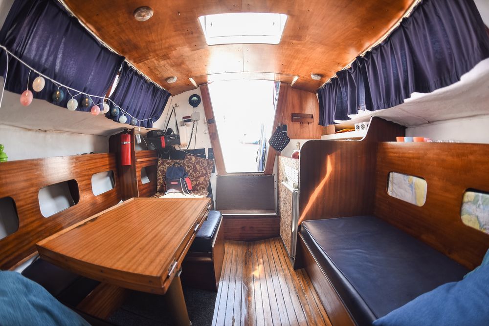 Продам парусно-моторную яхту Jeanneau Poker 27