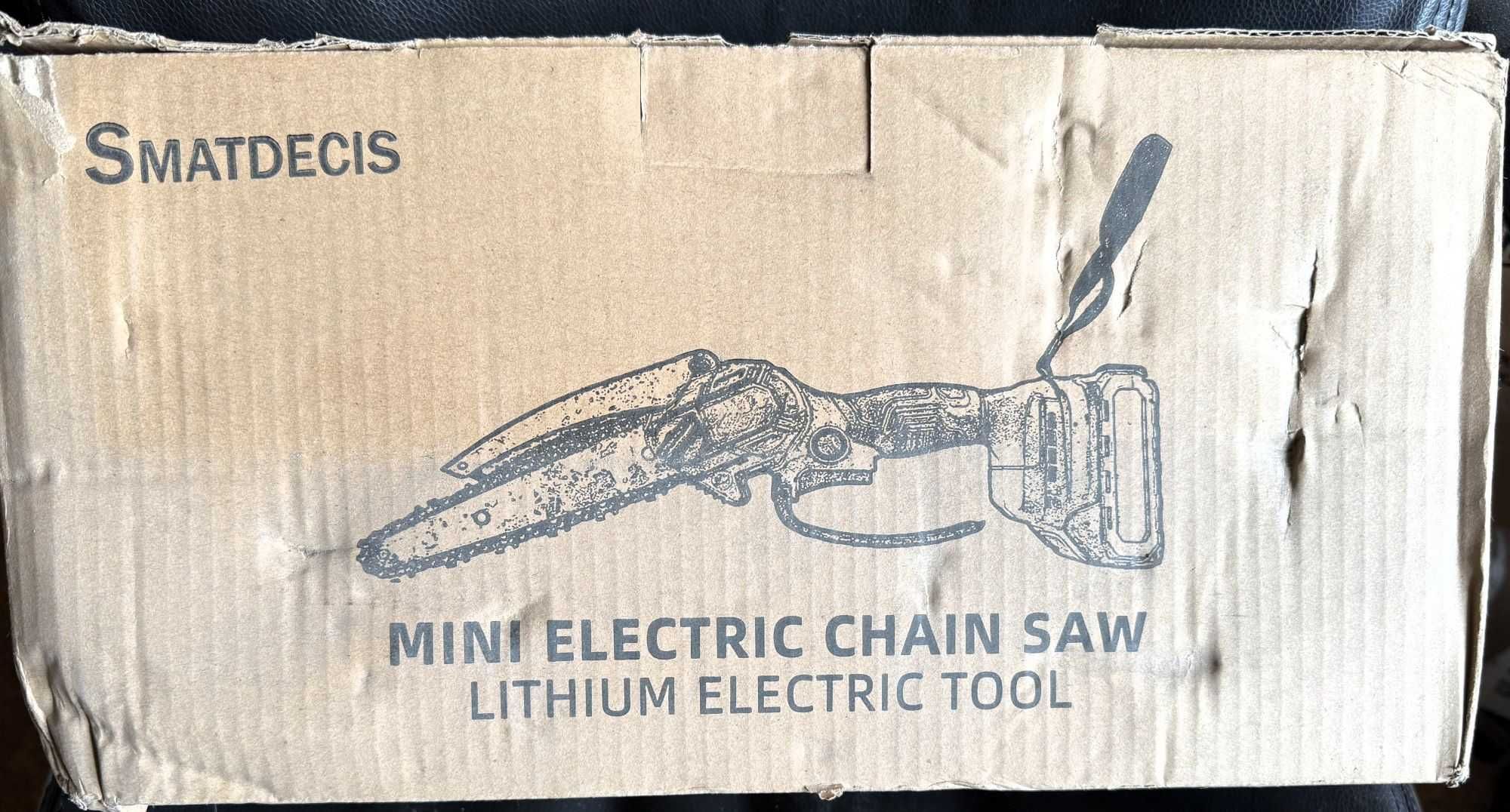 Miniaturowa piła łańcuchowa, 2 akumulatory 2000 mAh 10/15 cm.