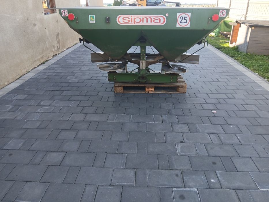 Rozsiewacz nawozów Sipma N 049 15m