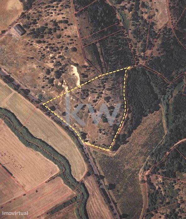 Terreno com 23.229m2 em Aveiras de cima