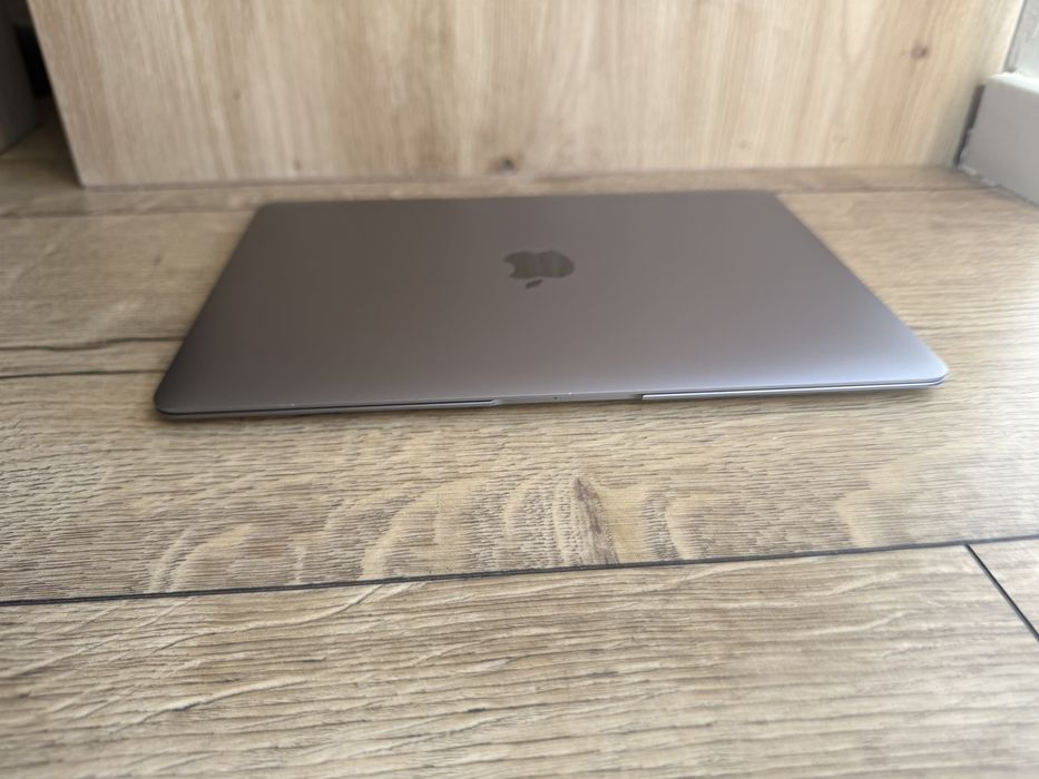 Macbook 12” 2017 retina 250gb 8gb ram