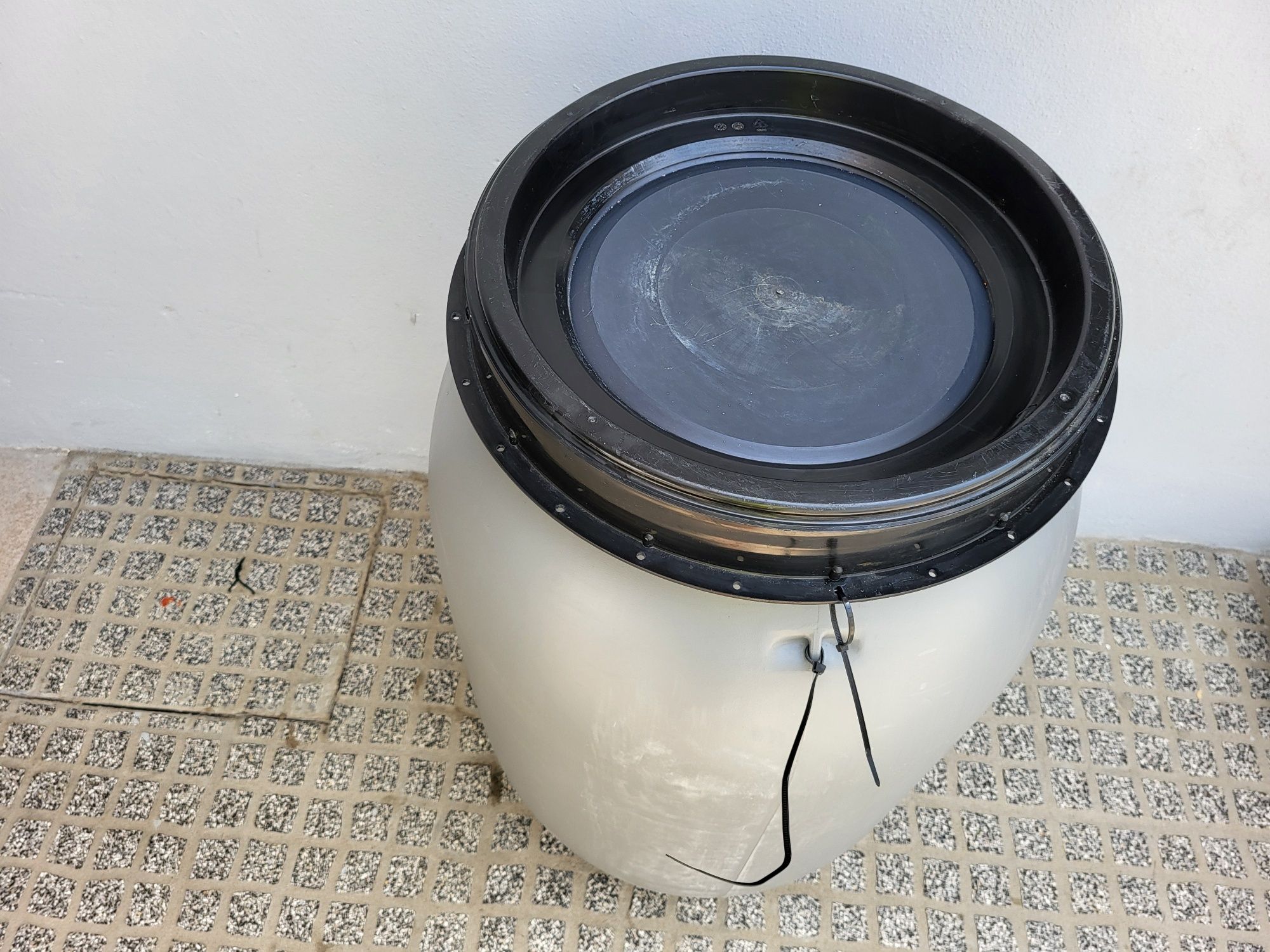 Bidão Novo (Capacidade 240 litros)