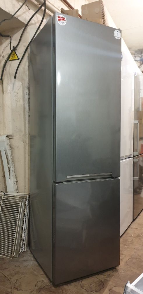 Холодильник VESTFROST CFF287X