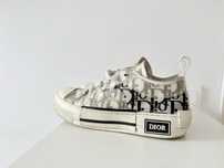 Używane sneakersy Dior