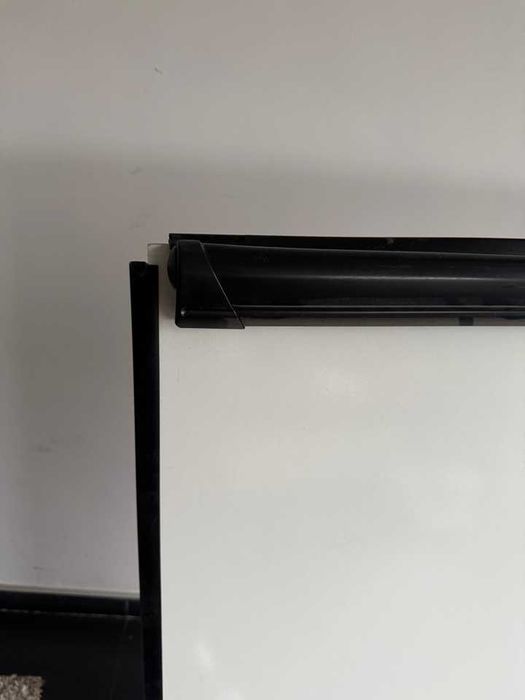 Tablica flipchart na trzech nogach suchościeralna magnetyczna