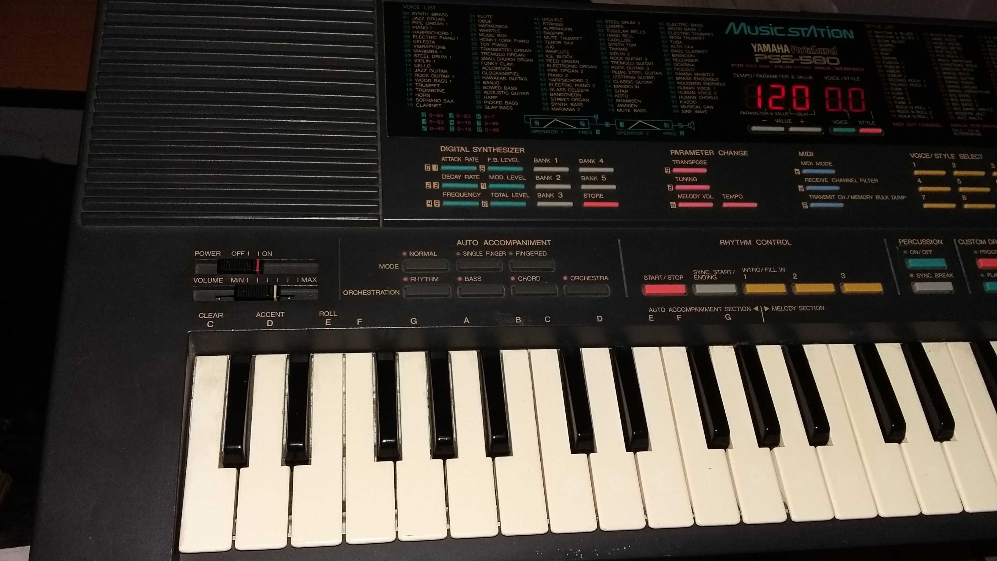 Syntezator FM Yamaha PSS-580  z MIDI stan BDB Retro 1989r