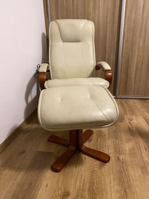 Fotel masujący beżowy