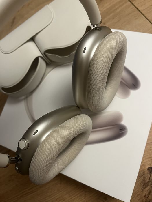 AirPods Max Starlight