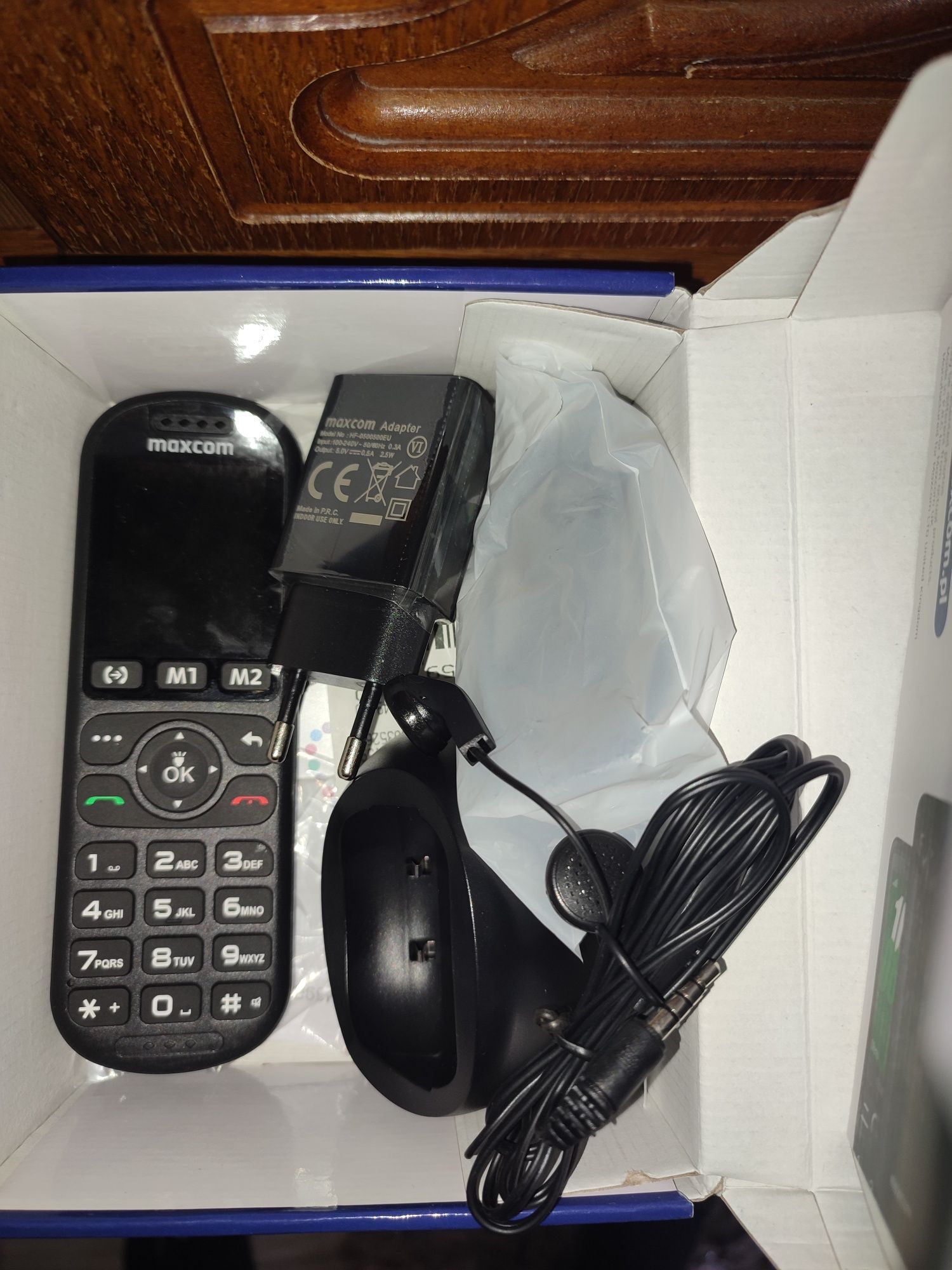 Sprzedam nowiutki Telefon  MAXCOM COMFORT MM39