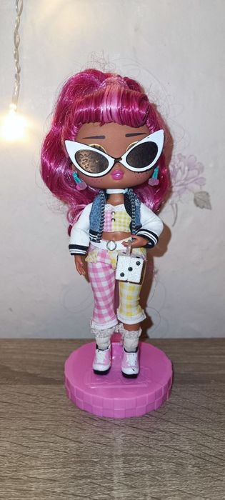 Лялька LOL OMG сестричка.