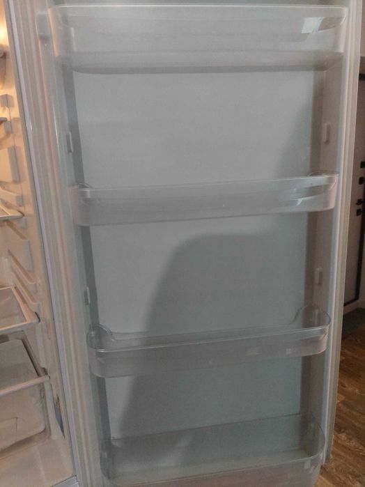Холодильник Indesit