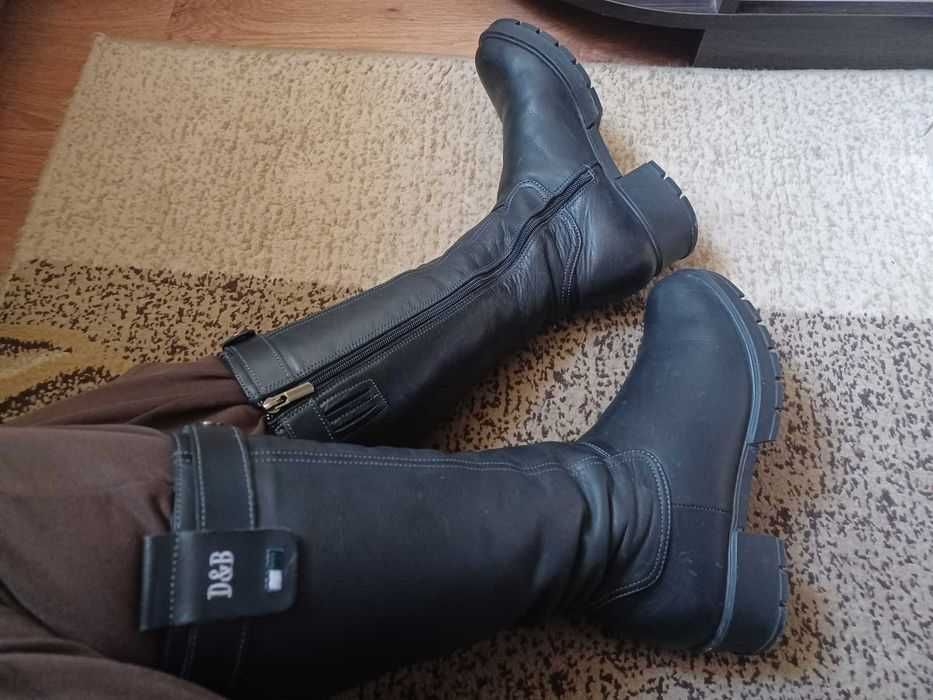 Чоботи черевики жіночі