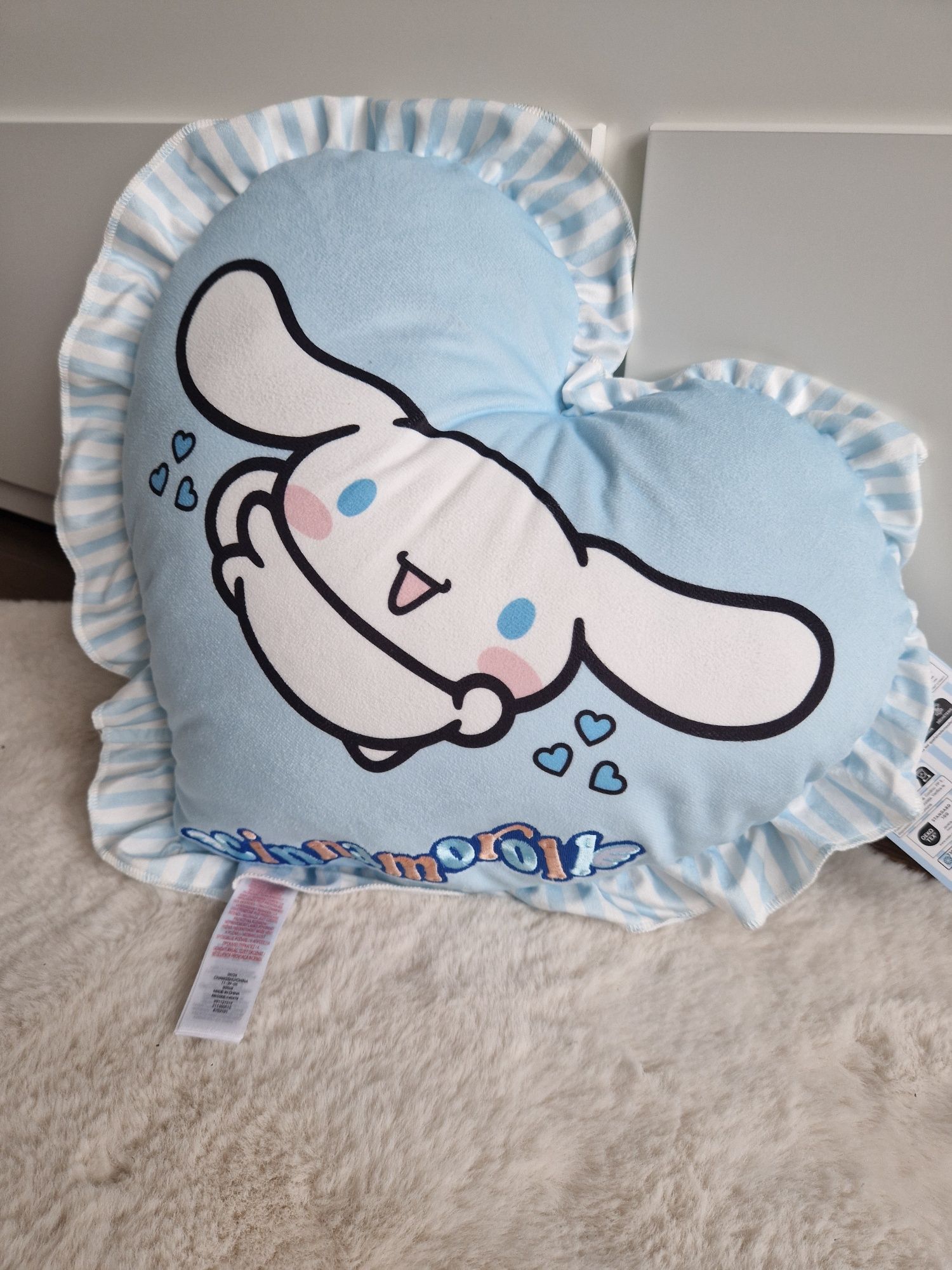 Śliczna poduszka serduszko Cinnamoroll Primark