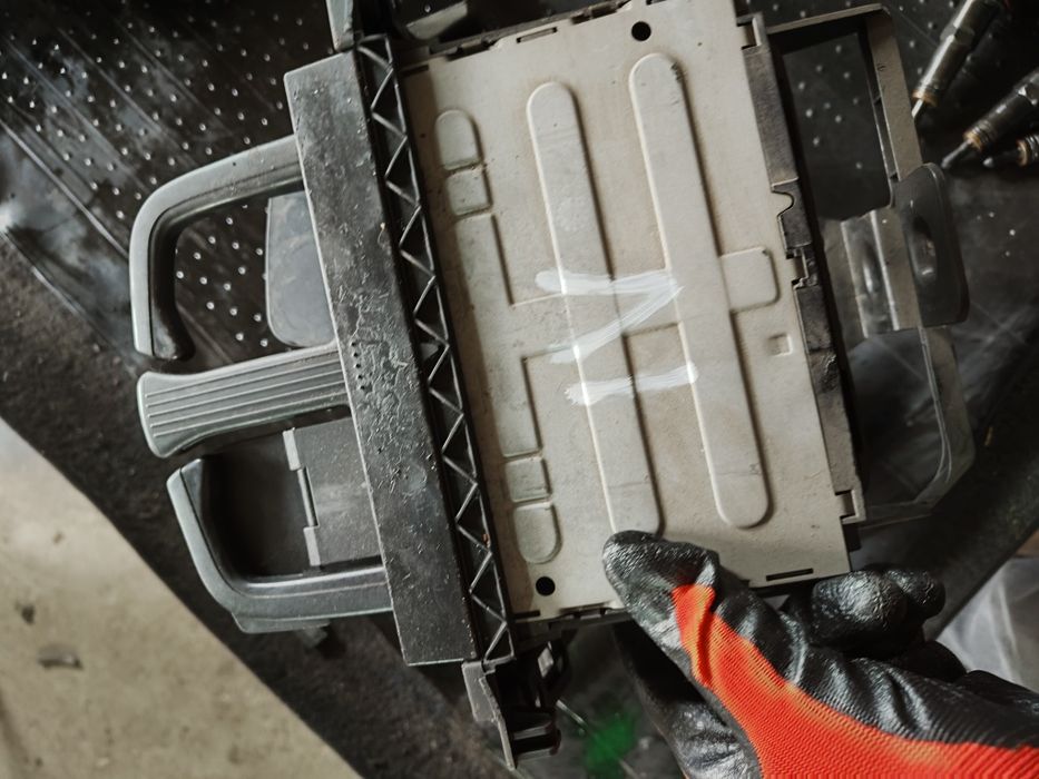 Uchwyt mocowanie na kubki volkswagen golf 4