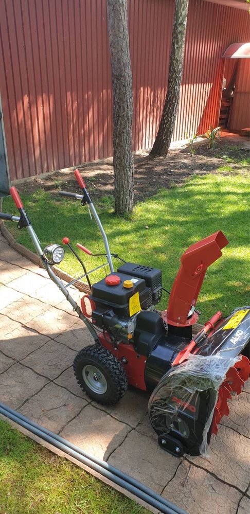 Снегоуборочная машина зістартером Al-KO620E II