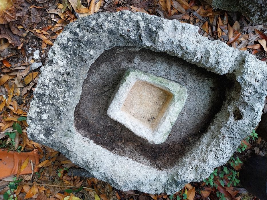 Pias rústicas em calcário