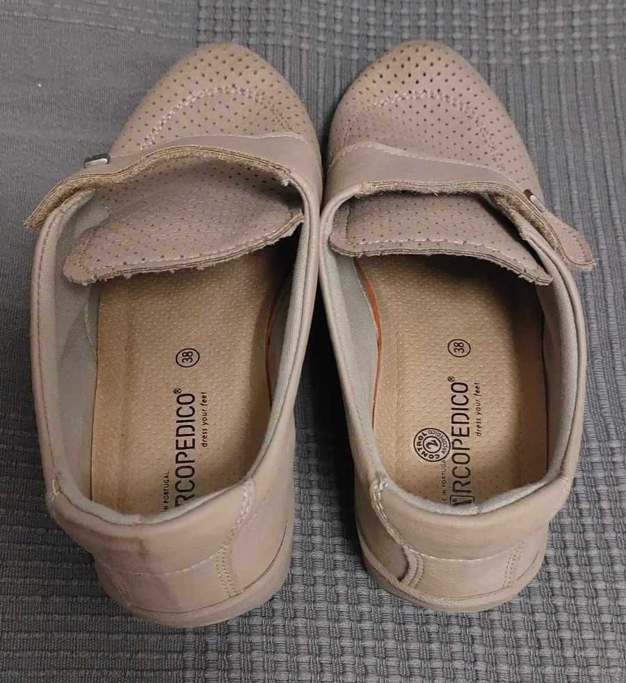 Vende-se Sapatos Ortopédicos