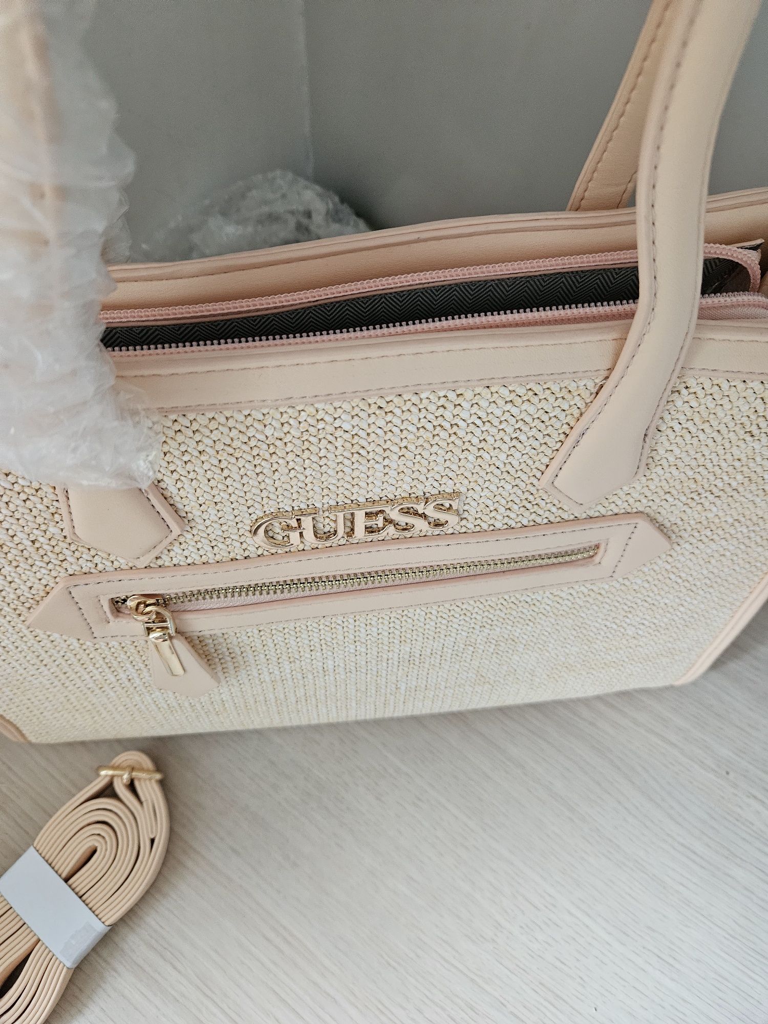 Damska torebka guess