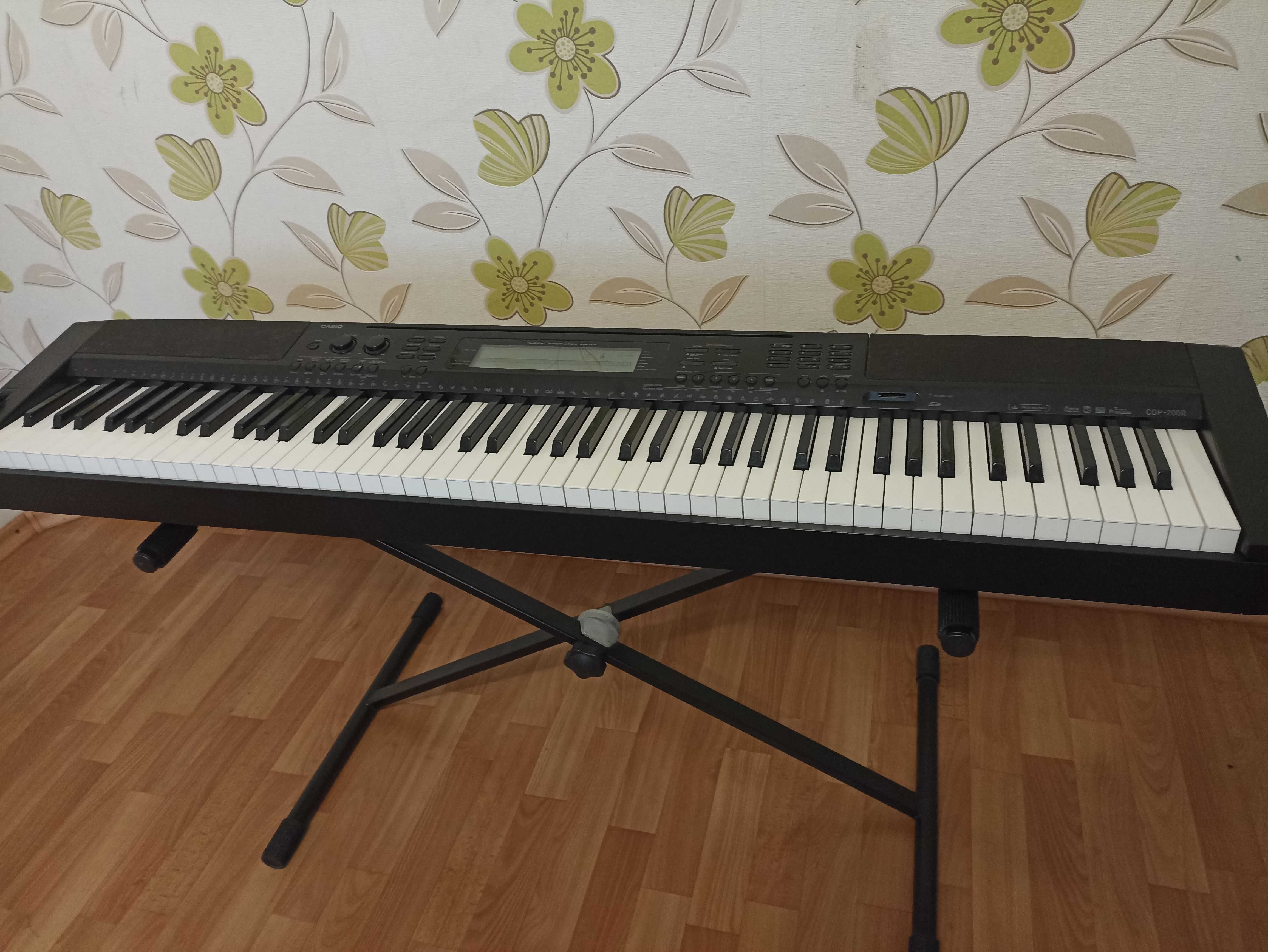 Casio CDP-200R цифрове піаніно синтезатор