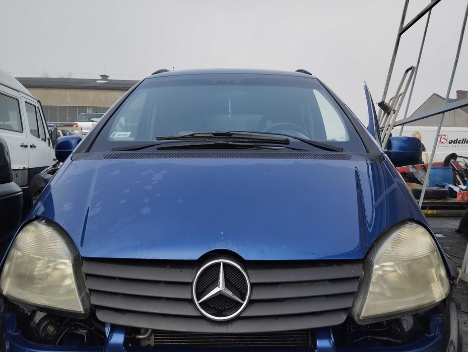 Mercedes Vaneo W414 1.7CDi 2002r.Maska.