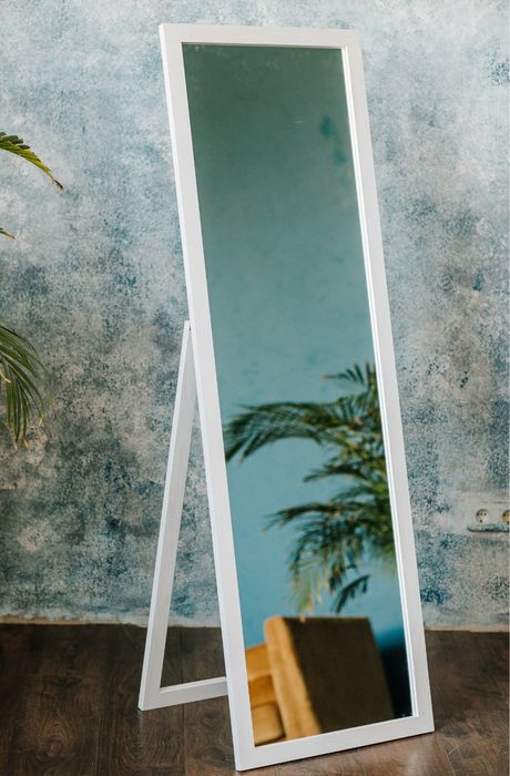 Напольное зеркало