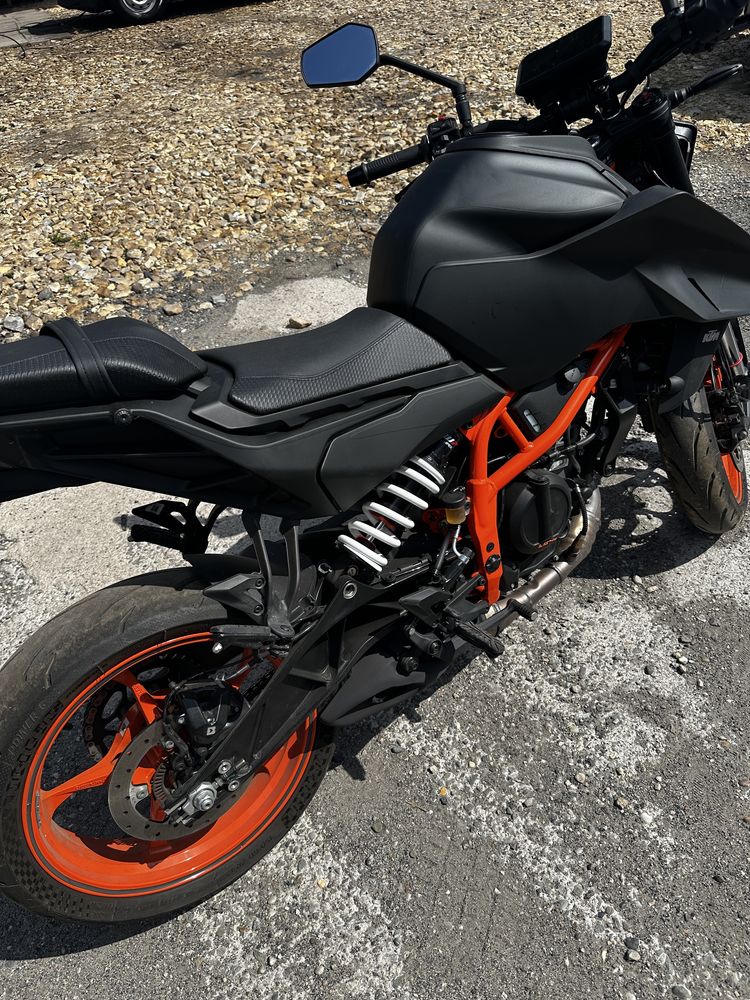 Ktm   Duke 125/390  praktyczne nowy !!!