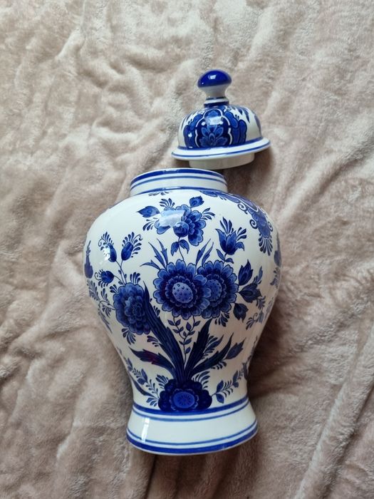 Wazon ceramiczny z przykrywką