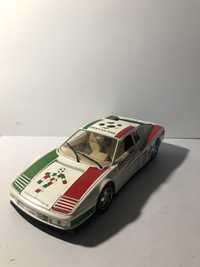 Ferrari Testarossa 1/18 Italia futebol