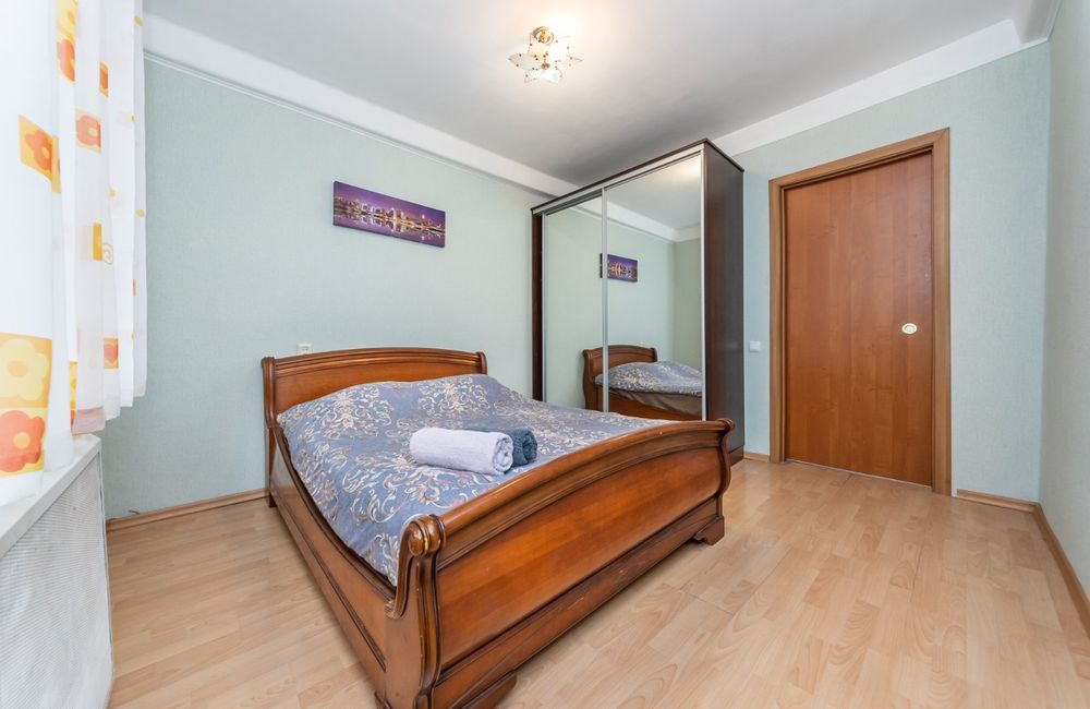 Подобово,погодинно, 2к. метро Лівобережна 5 хв пішки