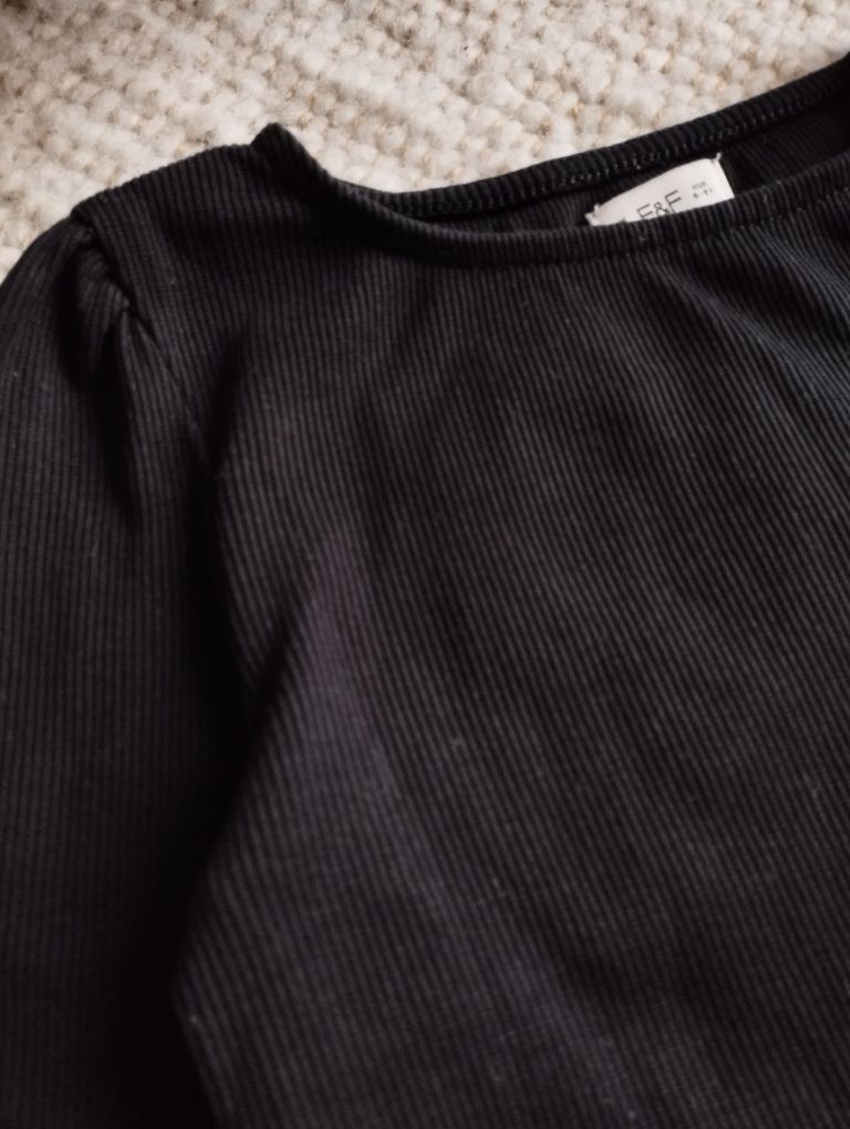 128cm, czarna bluzka prążek, koszulka prążkowana basic
