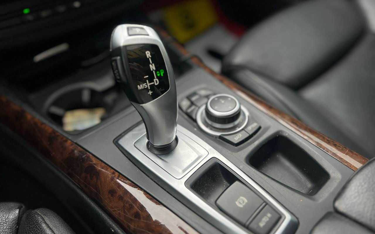 BMW X5 2010 року