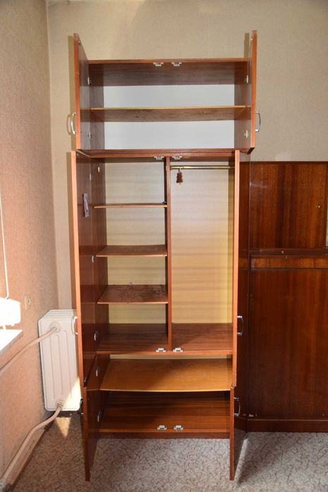 Duża meblościanka w stylu vintage