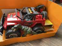 Jeep na zdlane sterowanie z dinozaurem na akumulator