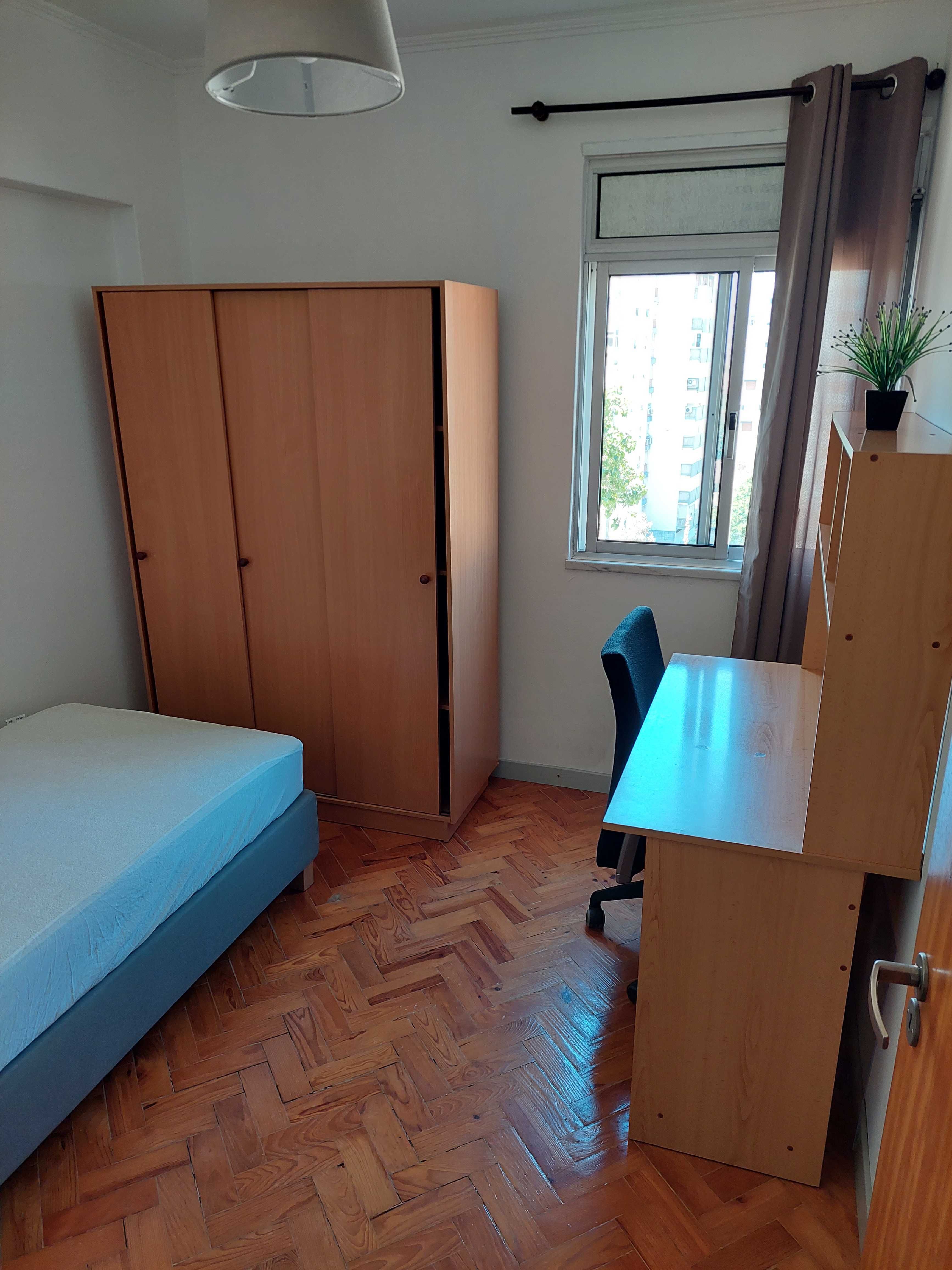 Quarto a rapaz - Olivais sul junto ao Spacio Shopping