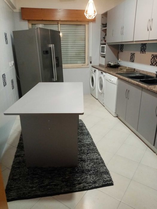 Mesa praticamente nova