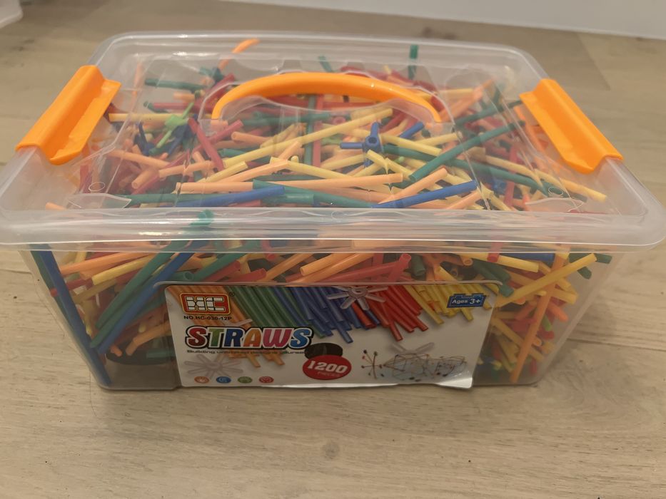 Słomki konstrukcyjne - około 1200 części