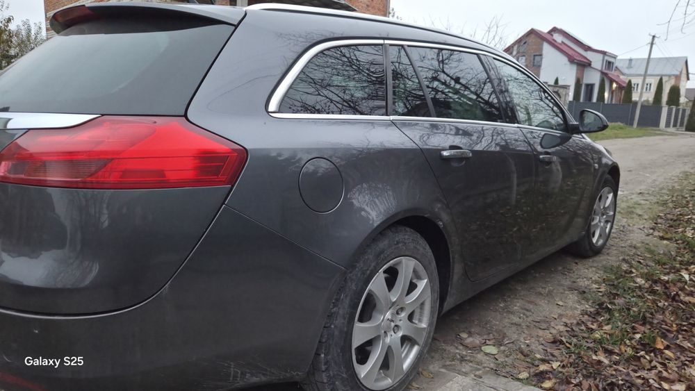Продаю Opel Insignia
