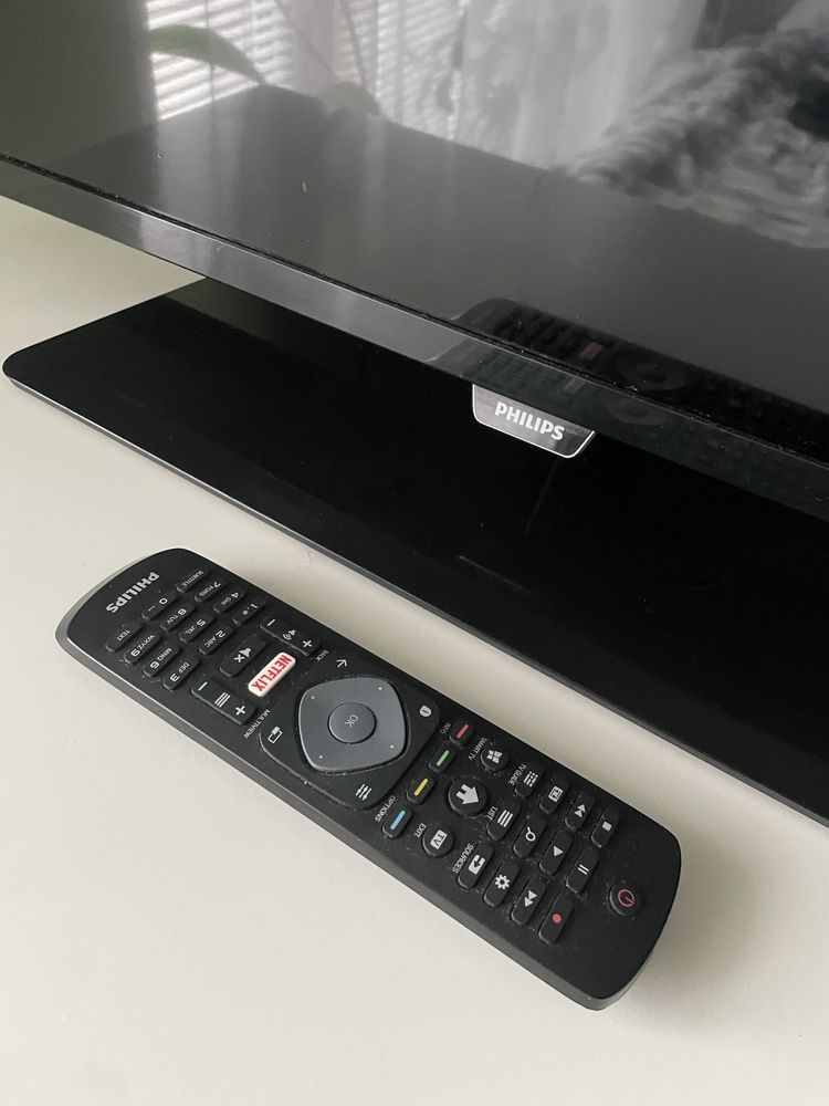 telewizor TV philips 32 cale model 32PHS5301/12 rok 2016