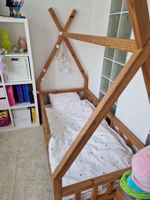 Łóżko dziecięce domek